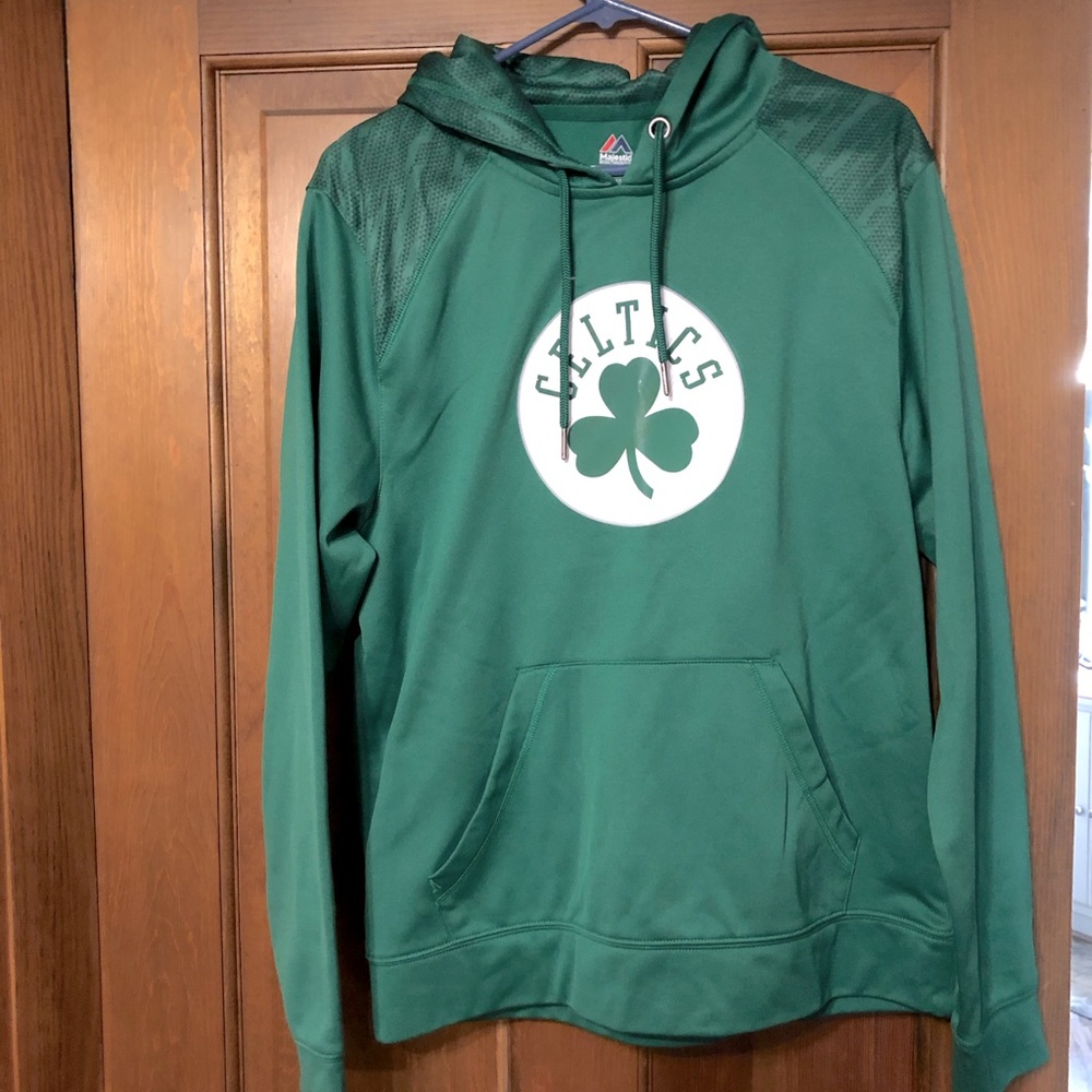 Men’s size medium Celtics hoodie.